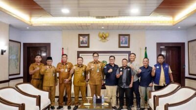 Wali Kota Medan, Rico Tri Putra Bayu Waas poto bersama.(ist)