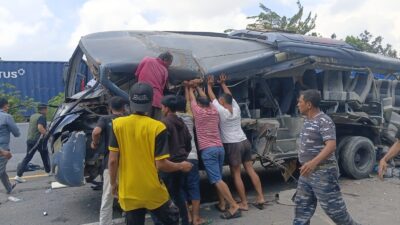 Bus TNI AL mengalami kecelakaan di tol Belmera, Selasa (23/12/2025).(HO)