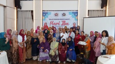 Ketua IKWI Sumut, Fadia Achri Yulan poto bersama.(ist)