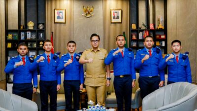 Rico Waas poto bersama siswa SMA Taruna Nusantara.(ist)