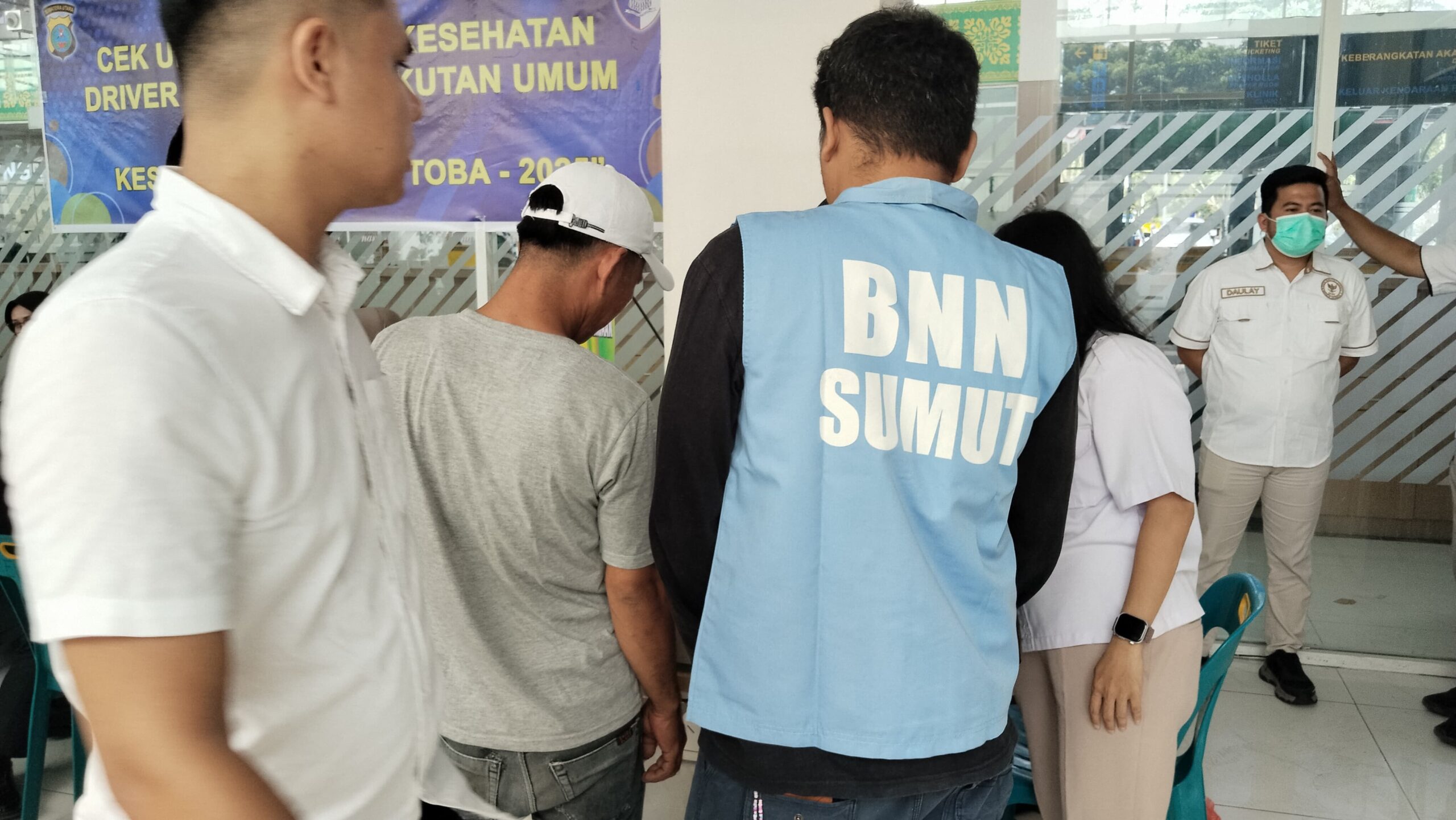BNN Sumut test urine awak pengangkutan.(humas)