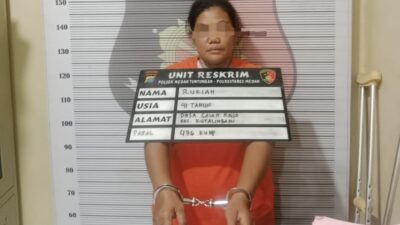 Rukiah, ART yang ditangkap Polsek Medan Tuntungan karena mencuri perhiasan emas seberat 40 gram milik majikannya.